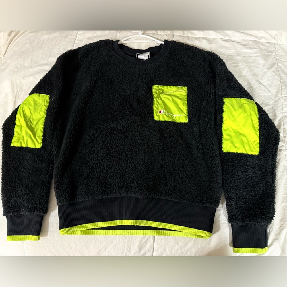 Never worn! neon green and black champion crewneck Sherpa fuzzy cozy sweater 💚🖤